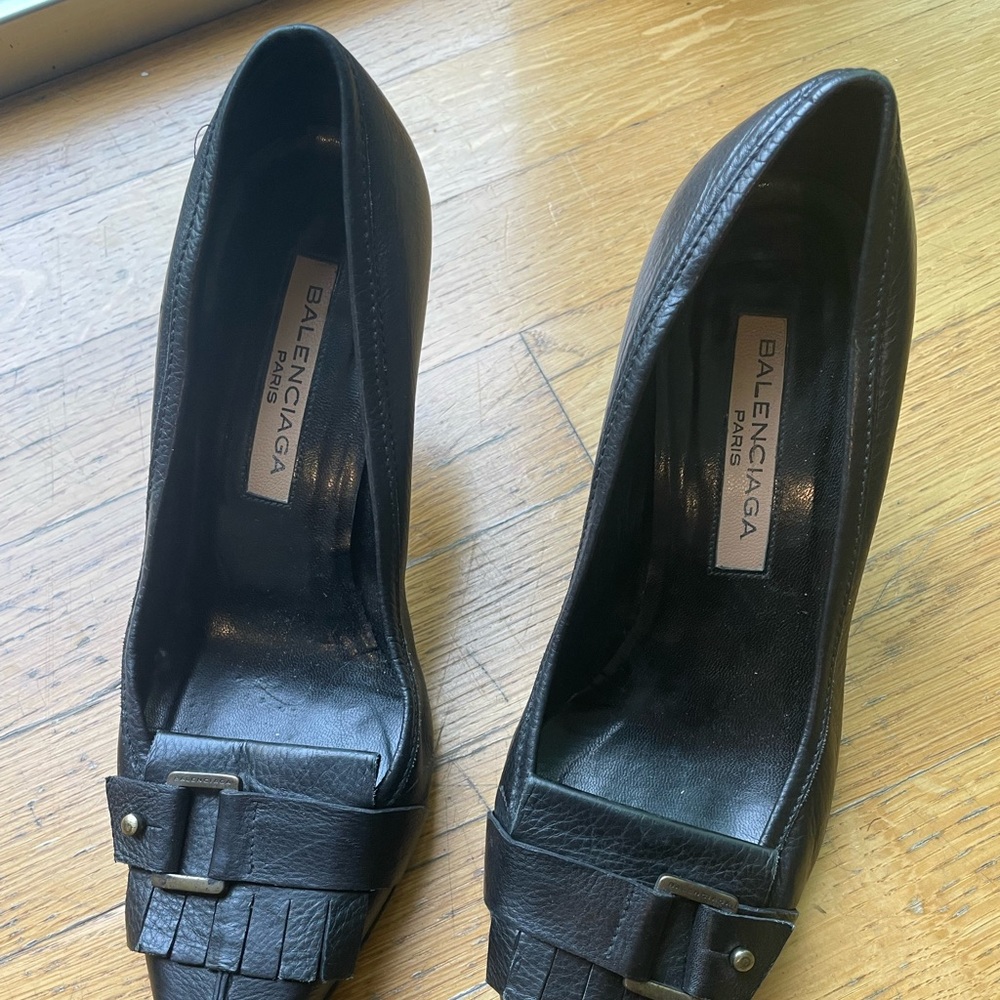BALENCIAGA Kitten Heel 🍷❤️ - Picture 3 of 8